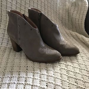 Taupe Ariat ankle boots